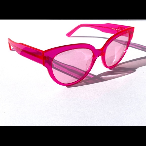 BALENCIAGA PINK SUNGLASSES. NWOT SOLD OUT EVERYWHERE! RARE! - Picture 6 of 9